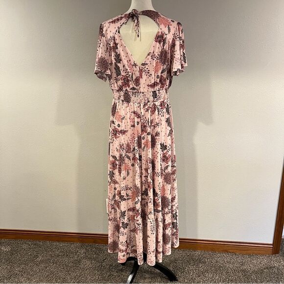 Maurice’s Floral Dusty Pink v-neck Maxi Dress with Short sleeves - Picture 7 of 14